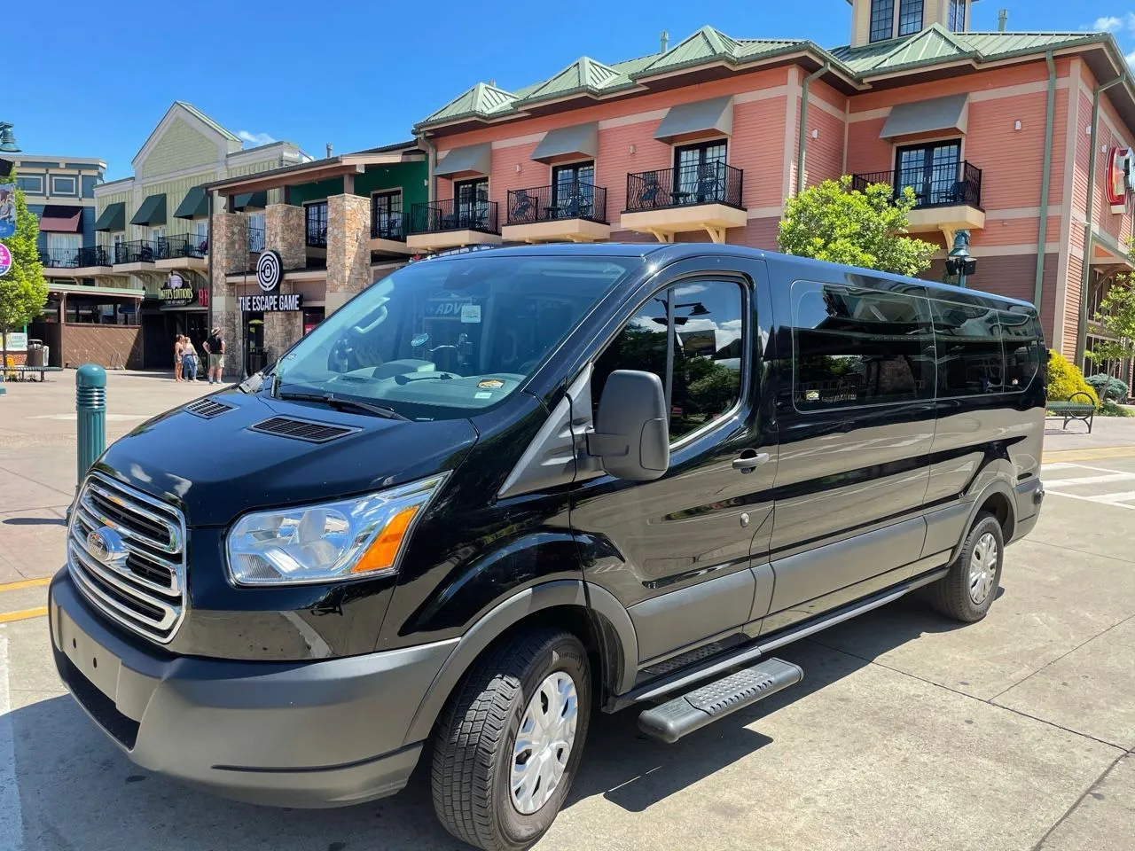14 Passenger Van to rent