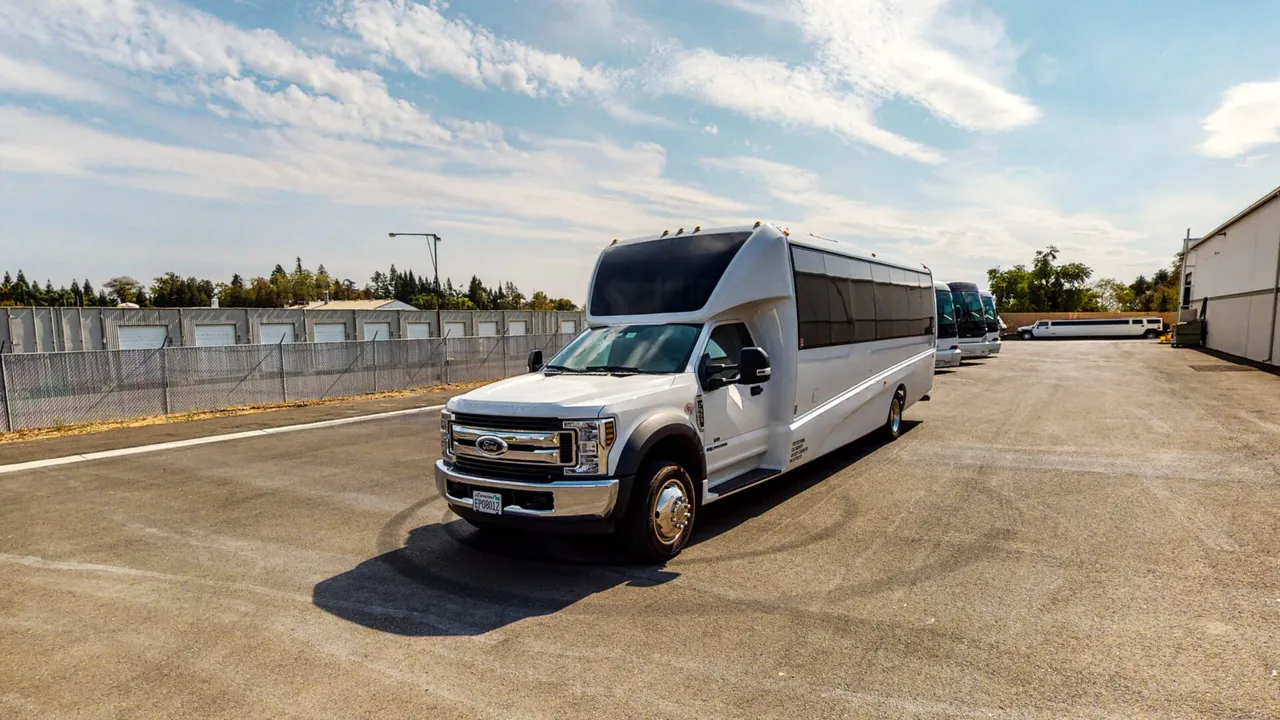 2019 Ford F550 Executive Bus White 2019 Ford F550 Executive Bus to rent