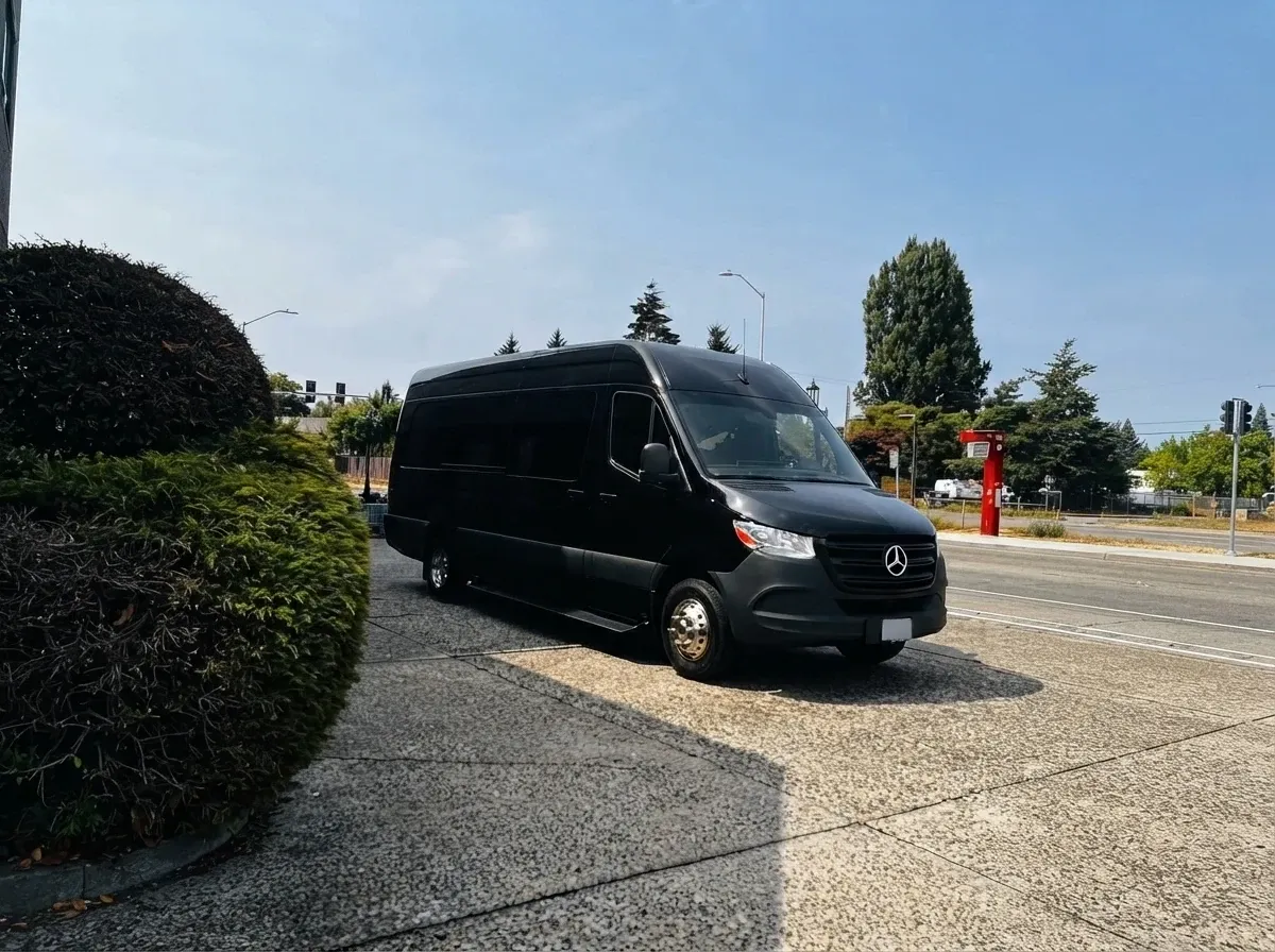 Mercedes-Benz Sprinter 3500 2022 Mercedes-Benz Sprinter 3500 to rent