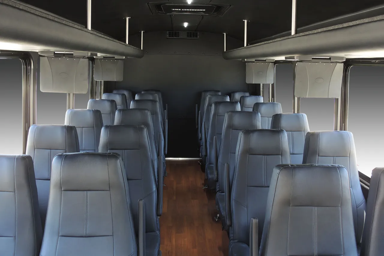 22 Passenger Executive Coach 22 Passenger Executive Coach to rent