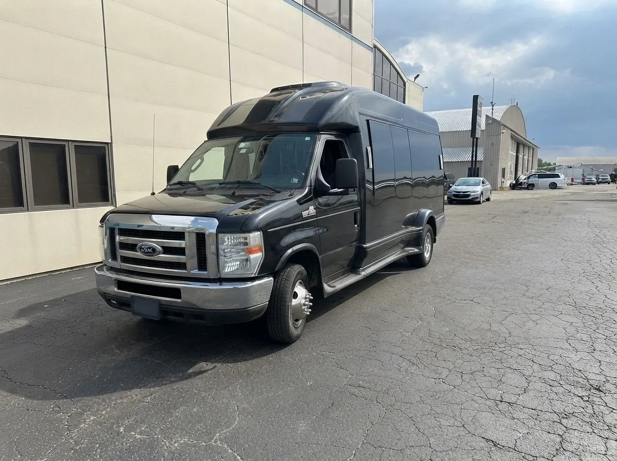 Black Bus, angle 2