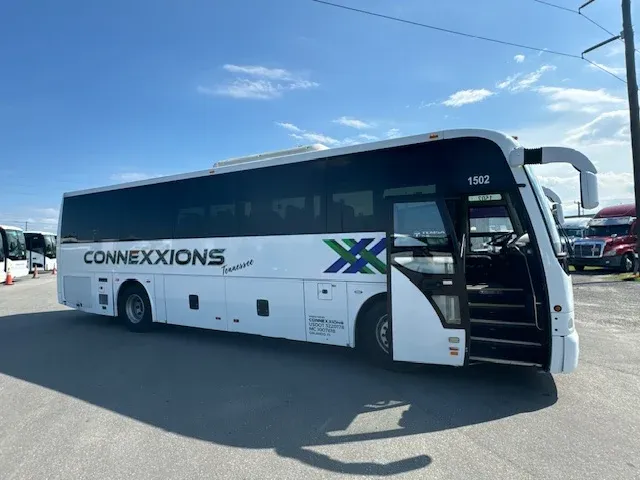White 40 Passenger Charter Bus White 40 Passenger Charter Bus to rent