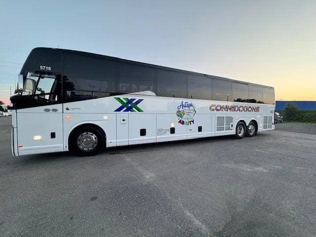 56 Passenger Charter Bus White 56 Passenger Charter Bus to rent