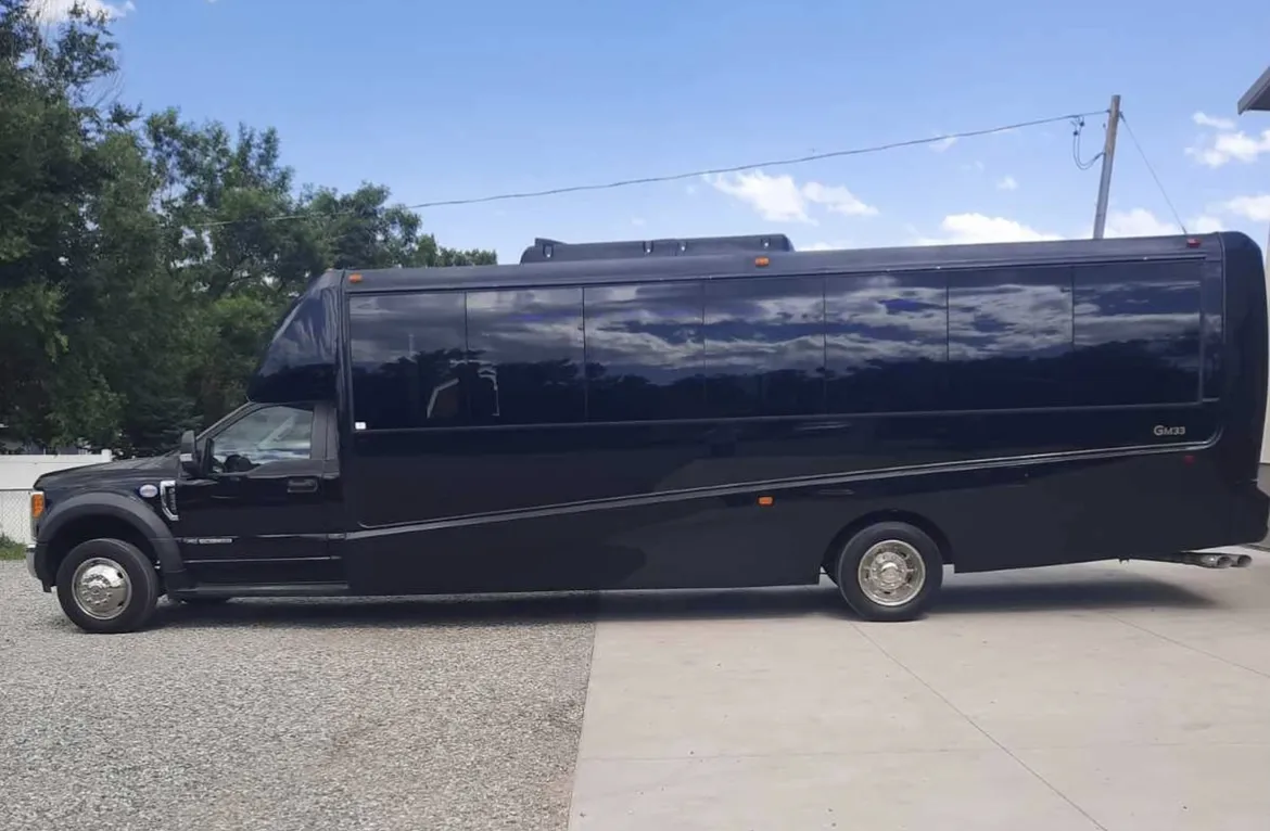 25 Passenger Executive Mini Coach 25 Passenger Executive Mini Coach to rent