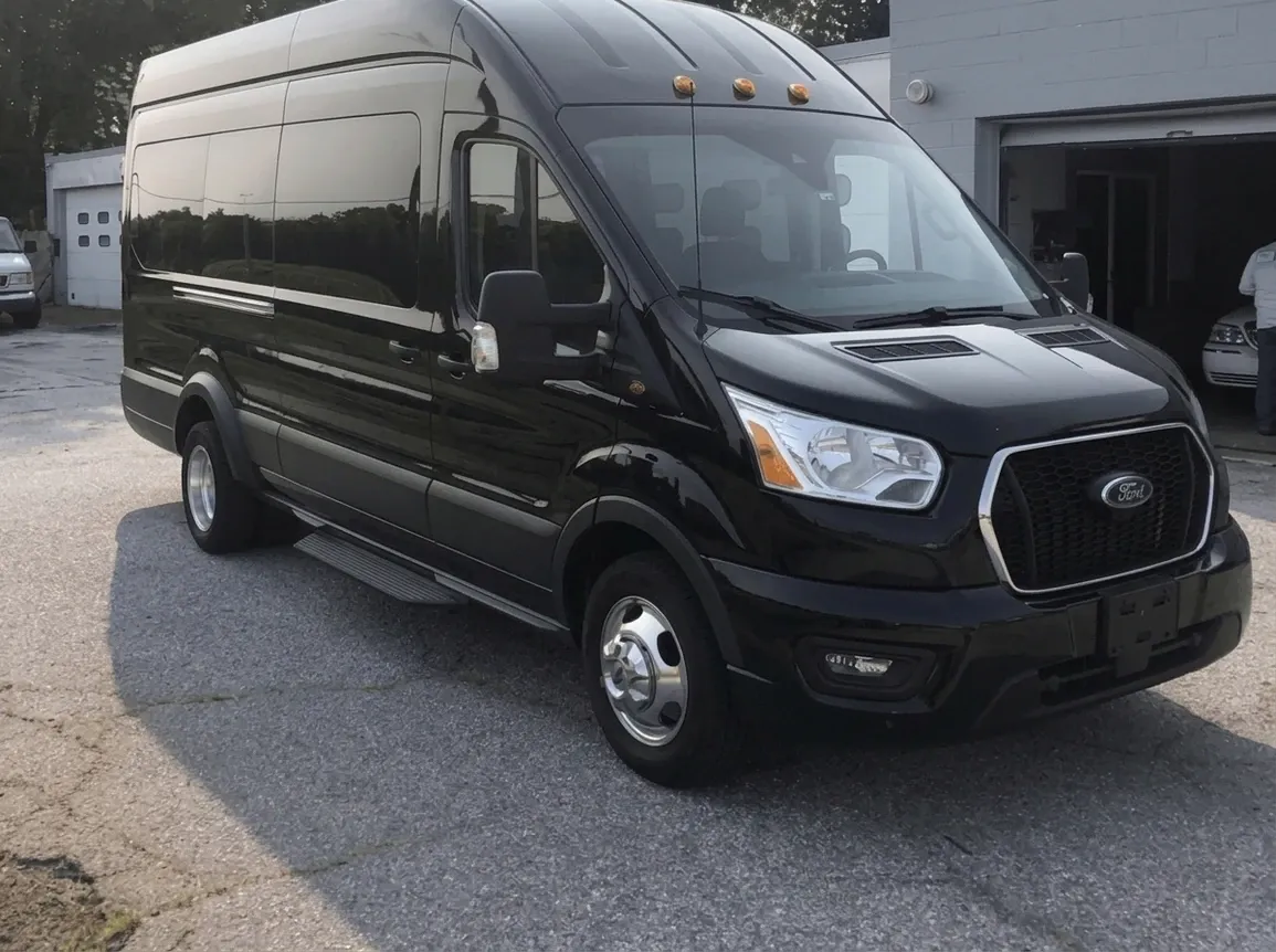 Black Ford Executive Shuttle to rent