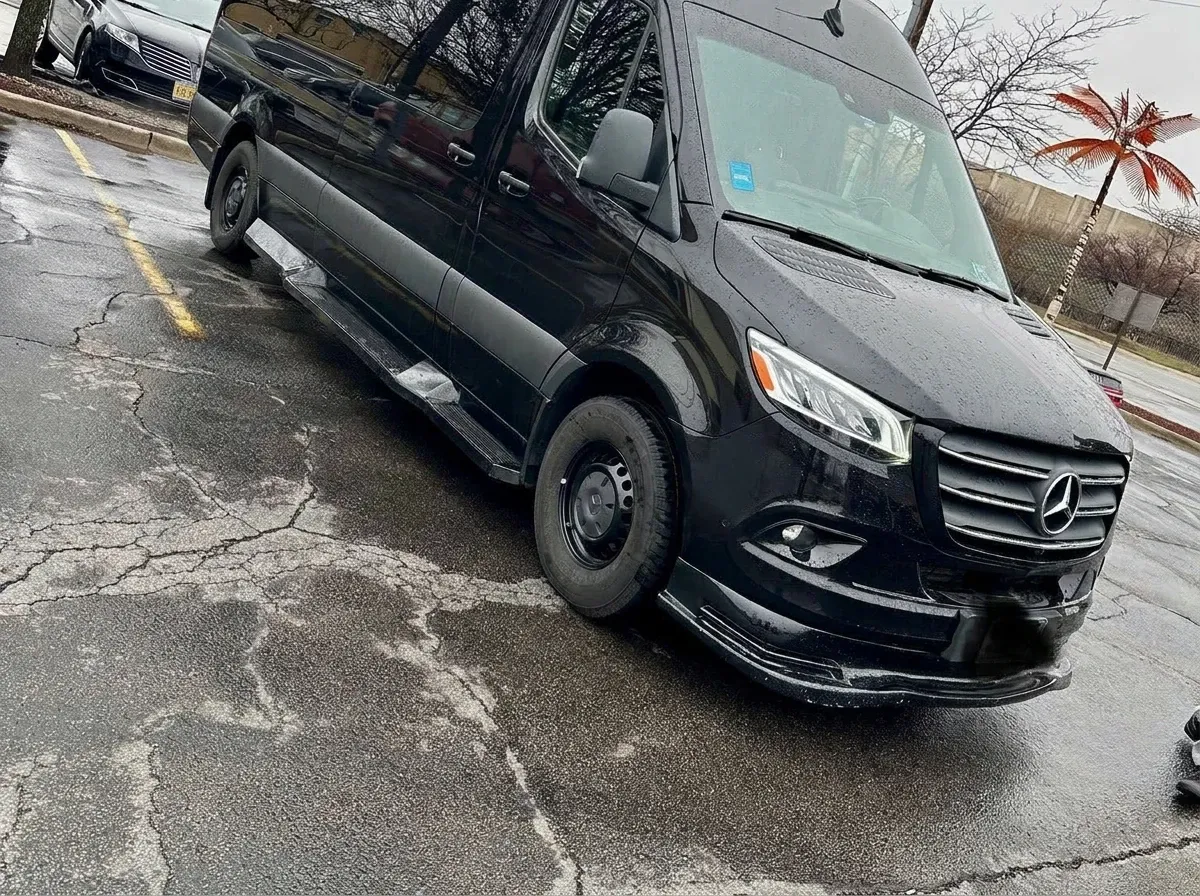 Black Mercedes-Benz Executive Sprinter to rent