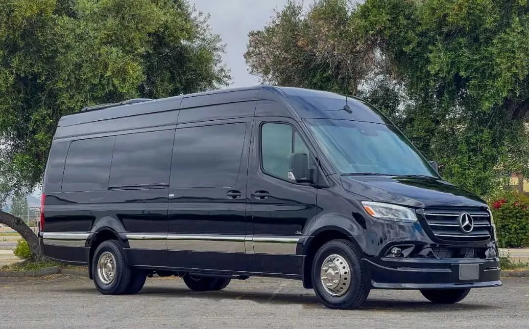 Mercedes-Benz Executive Sprinter Black Mercedes-Benz Executive Sprinter to rent