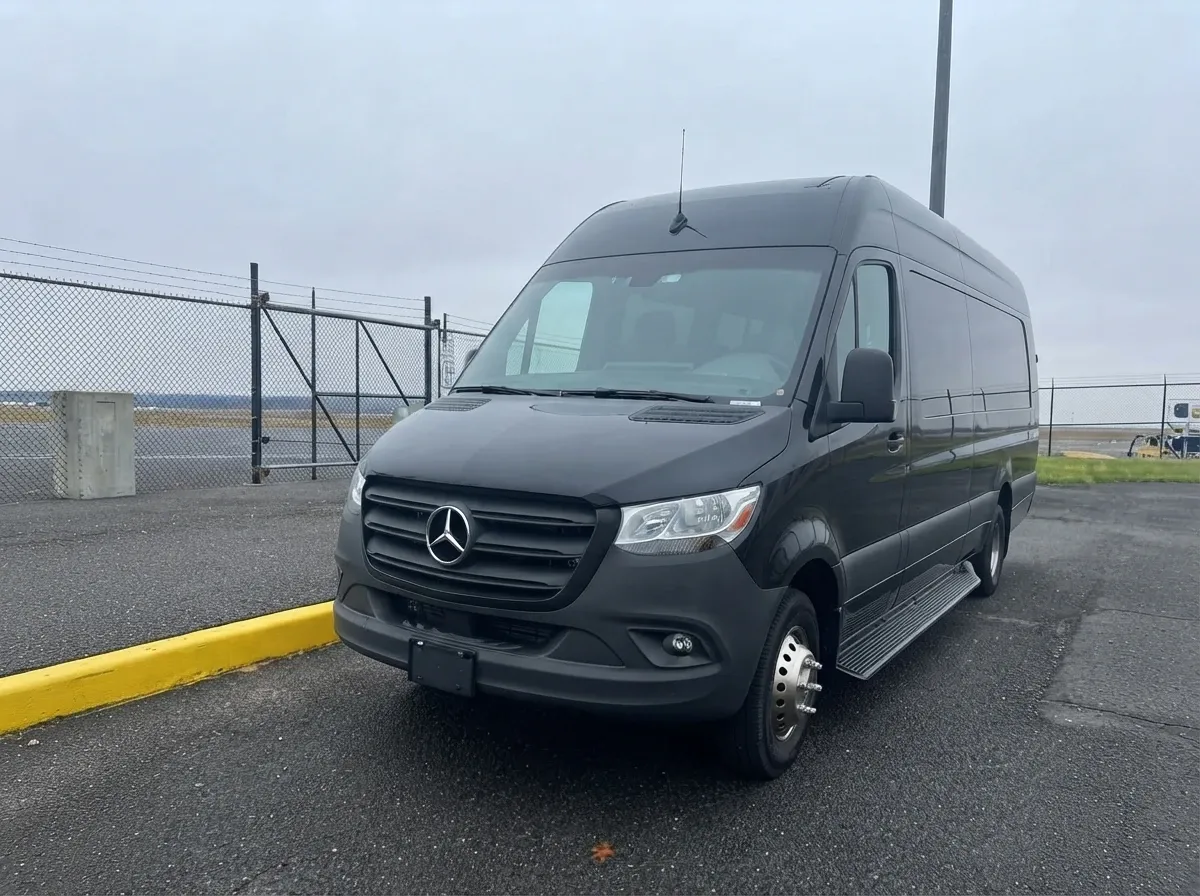 Black Mercedes-Benz Executive Sprinter, angle 8
