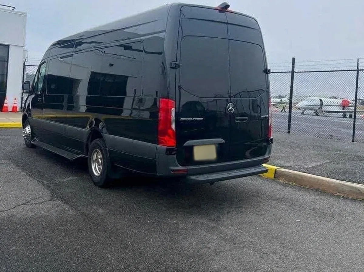 Black Mercedes-Benz Executive Sprinter, angle 3