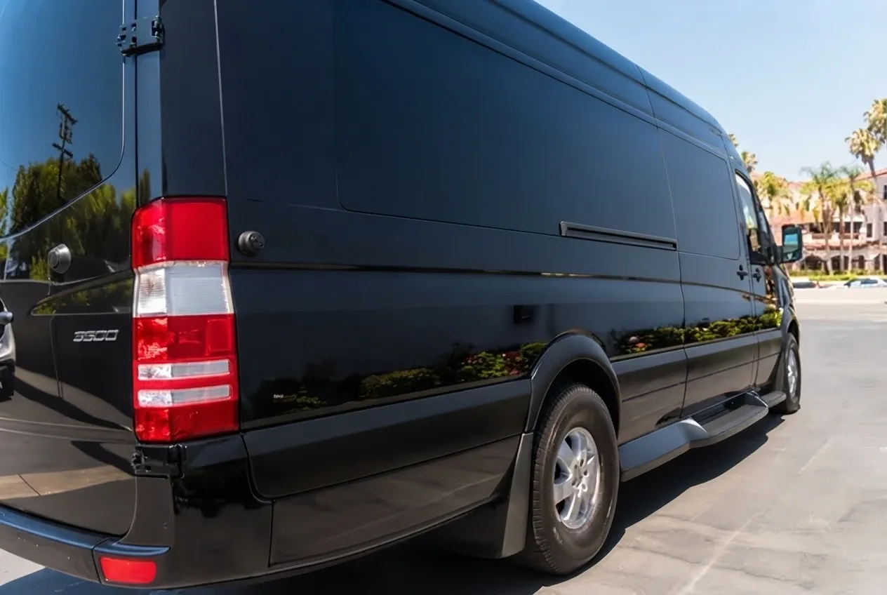 Mercedes-Benz Jet Executive Sprinter Black Mercedes-Benz Jet Executive Sprinter to rent