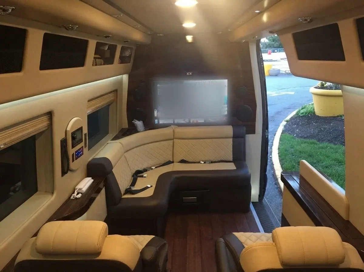 Black Mercedes-Benz Jet Sprinter, angle 2