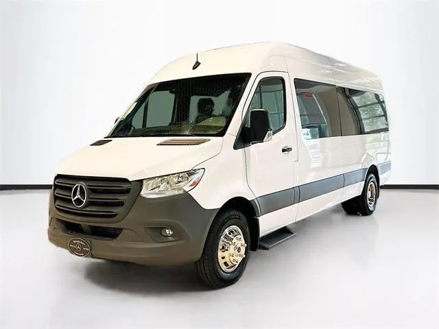 Mercedes-Benz Passenger Sprinter Mercedes-Benz Passenger Sprinter to rent