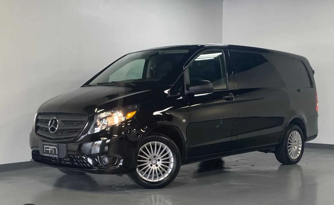 Mercedes-Benz Metris Black Mercedes-Benz Metris to rent