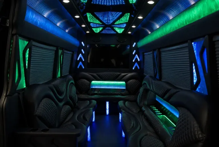 Mercedes-Benz Metris cabin view, angle 6