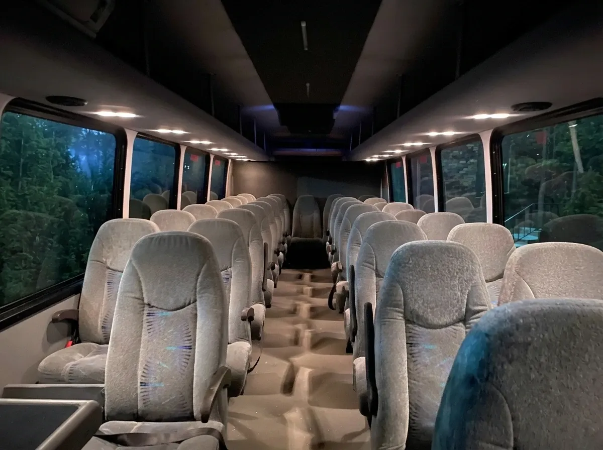 White 35 Passenger Mini Coach White 35 Passenger Mini Coach to rent