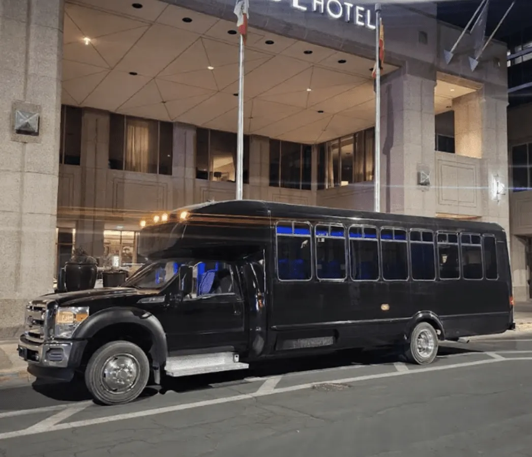 Black Mini Coach Executive to rent