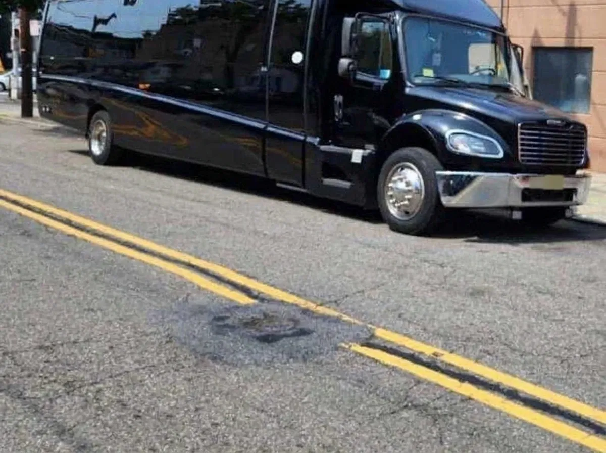 Black 40 Passenger Motorcoach Black 40 Passenger Motorcoach to rent